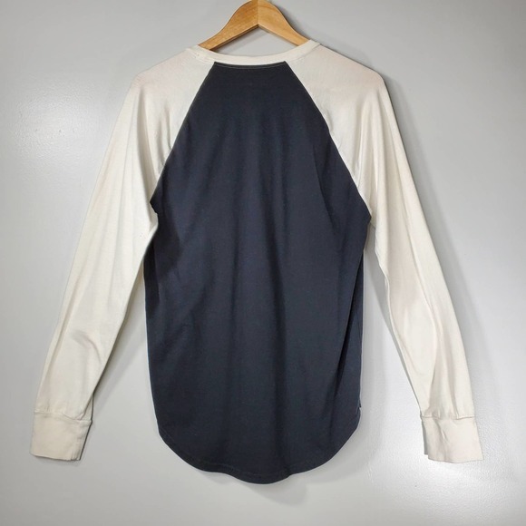 Hollister Raglan Sleeve Curved Hem Tee Black White Size Small - Picture 4 of 8